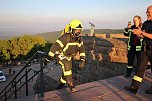 Feuerwehrleute st&uuml;rmen Kyffh&auml;userdenkmal (Foto: Karl-Heinz Herrmann)