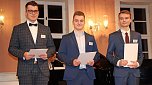 Absolventen f&uuml;r ausgezeichnete   Ausbildungsergebnisse geehrt (Foto: Karl-Heinz Herrmann)