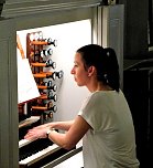 Laura Schildmann gratuliert (Foto: Peter Zimmer)