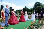 Krönung der Rosenkönigin in Sangerhausen (Foto: P.Blei) Krönung der Rosenkönigin in Sangerhausen (Foto: P.Blei)