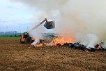 Brennende Strohballen zwischen Holz- und Kirchengel (Foto: S. Dietzel)