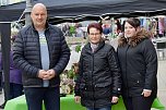 Bürgermeister Steffen Grimm besuchte die Stände auf dem Sondershäuser Ostermarkt und kam mit den Händlerinnen und Händlern ins Gespräch (Foto: Eva Maria Wiegand) Bürgermeister Steffen Grimm besuchte die Stände auf dem Sondershäuser Ostermarkt und kam mit den Händlerinnen und Händlern ins Gespräch (Foto: Eva Maria Wiegand)