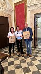 v.l. Katja Rudolph; Bürgermeister Matthias Strejc; Raffaella Bonsangue im Rathaus in Pisa (Foto: Stadtverwaltung Sondershausen) v.l. Katja Rudolph; Bürgermeister Matthias Strejc; Raffaella Bonsangue im Rathaus in Pisa (Foto: Stadtverwaltung Sondershausen)