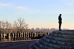 Verleihung des Fahnenbandes vor dem Kyffh&auml;user Denkmal (Foto: Eva Maria Wiegand)