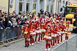 Ein bunter Karnevalszug zog sich am Rosenmontag durch Sondershausen (Foto: Eva Maria Wiegand)