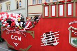 Ein bunter Karnevalszug zog sich am Rosenmontag durch Sondershausen (Foto: Eva Maria Wiegand)
