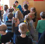 Kerstin Stolberg ist sichtlich bewegt bei der Verabschiedung von "IHREN Kindern" (Foto: Katrin Milde)