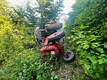 Schwerer Unfall im Wald zwischen Großfurra und Straußberg (Foto: S. Dietzel) Schwerer Unfall im Wald zwischen Großfurra und Straußberg (Foto: S. Dietzel)