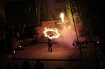 Spektakuläre Feuershow von "EVENTPUPPETS" beim Mittelalterstadtfest in Bad Langensalza (Foto: Eva Maria Wiegand) Spektakuläre Feuershow von "EVENTPUPPETS" beim Mittelalterstadtfest in Bad Langensalza (Foto: Eva Maria Wiegand)