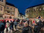 Der "Glühweinzauber" in Sondershausen war trotz Regen gut besucht (Foto: Janine Skara) Der "Glühweinzauber" in Sondershausen war trotz Regen gut besucht (Foto: Janine Skara)