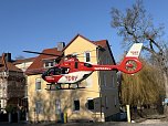 Ein Pick-Up hat vor einer Krankenkasse in Sondershausen eine Frau überrollt. (Foto: Silvio Dietzel) Ein Pick-Up hat vor einer Krankenkasse in Sondershausen eine Frau überrollt. (Foto: Silvio Dietzel)
