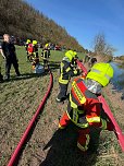 Die Feuerwehr richtete eine Ölsperre ein. (Foto: Feuerwehr Heldrungen/Silvio Dietzel) Die Feuerwehr richtete eine Ölsperre ein. (Foto: Feuerwehr Heldrungen/Silvio Dietzel)