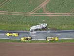 Bergung des verungl&uuml;ckten Lkw auf der B4 bei Nordhausen. (Foto: Silvio Dietzel)