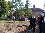 Feierliche Grundsteinlegung (Foto: Karl-Heinz Herrmann) Feierliche Grundsteinlegung (Foto: Karl-Heinz Herrmann)