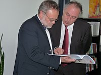 Bild: Energiekonzept &uuml;bergeben