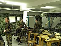Bild: Offene T&uuml;r bei Bundeswehr