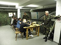 Bild: Offene T&uuml;r bei Bundeswehr