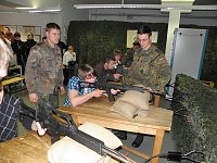 Bild: Offene T&uuml;r bei Bundeswehr