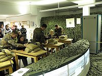 Bild: Offene T&uuml;r bei Bundeswehr