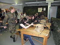 Bild: Offene T&uuml;r bei Bundeswehr