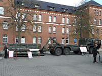 Bild: Offene T&uuml;r bei Bundeswehr