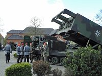 Bild: Offene T&uuml;r bei Bundeswehr