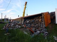 Bild: Umgekippter Lkw blockierte B4