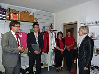 Bild: Sozialkaufhaus besucht
