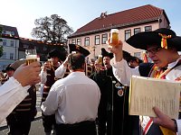 Umzug der Hausmänner Bild: Umzug der Hausmänner
