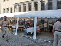 Bild: Kritisches zum Feiertag