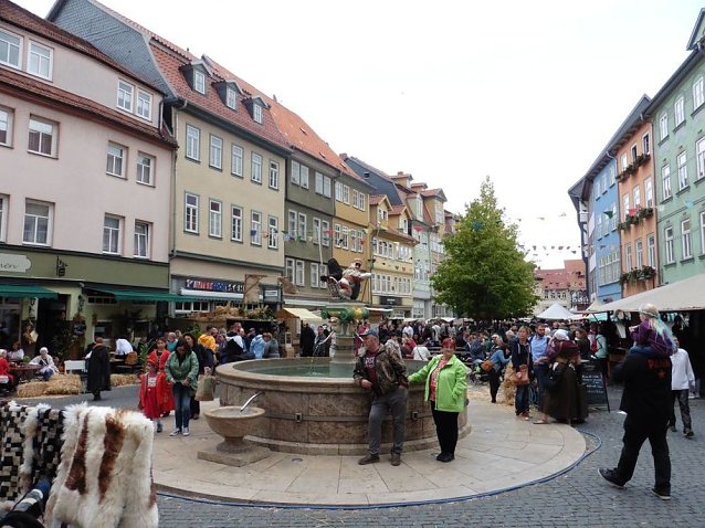 Lindwurm in der Stadt Bild: Lindwurm in der Stadt