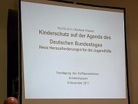 Bild: Kinder vor Gewalt sch&uuml;tzen