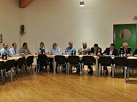 Kameraden diskutierten zahlreich mit Bild: Kameraden diskutierten zahlreich mit