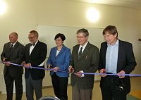 Bild: Regelschule &uuml;bergeben