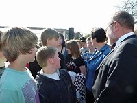 Bild: Regelschule &uuml;bergeben
