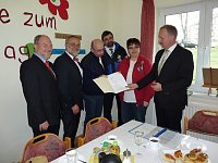 Innenminister brachte Geld vorbei Bild: Innenminister brachte Geld vorbei
