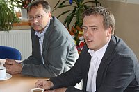 Im Jugendhaus Greußen diskutiert Bild: Im Jugendhaus Greußen diskutiert