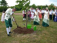 Krönung Laubkönig Udersleben Bild: Krönung Laubkönig Udersleben