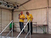 Noch mehr Biertischgarnituren nötig Bild: Noch mehr Biertischgarnituren nötig