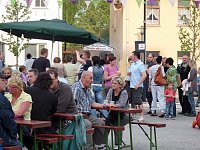 Noch mehr Biertischgarnituren nötig Bild: Noch mehr Biertischgarnituren nötig