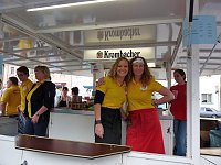 Noch mehr Biertischgarnituren nötig Bild: Noch mehr Biertischgarnituren nötig