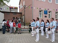 Noch mehr Biertischgarnituren nötig Bild: Noch mehr Biertischgarnituren nötig