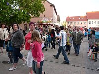 Noch mehr Biertischgarnituren nötig Bild: Noch mehr Biertischgarnituren nötig