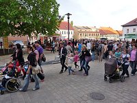 Noch mehr Biertischgarnituren nötig Bild: Noch mehr Biertischgarnituren nötig