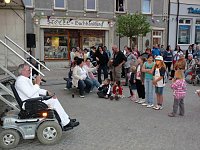 Noch mehr Biertischgarnituren nötig Bild: Noch mehr Biertischgarnituren nötig