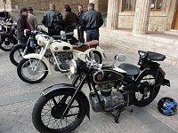Bild: Oldtimer auf Markt