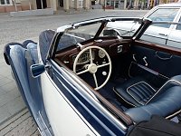 Bild: Oldtimer auf Markt