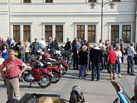 Bild: Oldtimer auf Markt