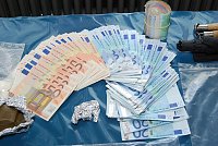 Bild: Drogen und Bargeld wurden sichergestellt