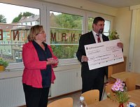 Spende für Sommerfest Bild: Spende für Sommerfest